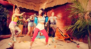 sex azhu H hitney bàn giao cho Kẻ thái sex dong vat Nhân Cách Michael Vegas.